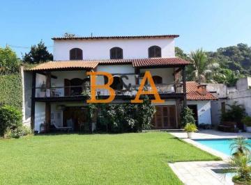 Casa · 486m² · 3 Quartos · 3 Vagas · Casa Triplex com Vista para o Pão de Açúcar, Piscina e Potencial Comercial