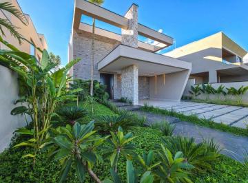 Casa de 4 quartos, Brasília · Casa nova no Lê Premiere, 3 suítes 310m2.