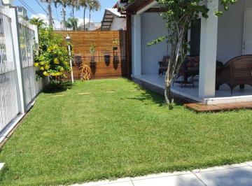 Casa de 4 quartos, Florianópolis · Casa com 350 m² e 4 quartos à venda em Cachoeira do Bom Jesus