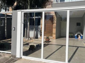 Casa de 4 quartos, Florianópolis · Casa com 4 quartos e 182 m² à venda em Campeche perto do Mar