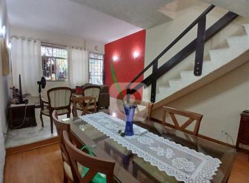 Casa · 230m² · 3 Quartos · 2 Vagas · Casa Triplex 3 Quartos com Terraço e Churrasqueira – 230m² no Grajaú
