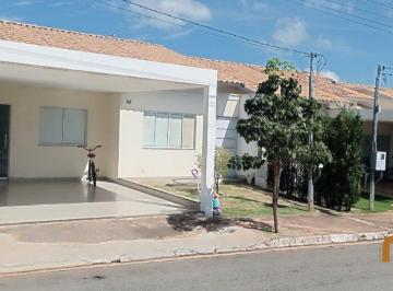 Casa · 149m² · 3 Quartos · 2 Vagas · Casa 3Qts 1 suíte 2 Vgs Cond. Parque Aroeira