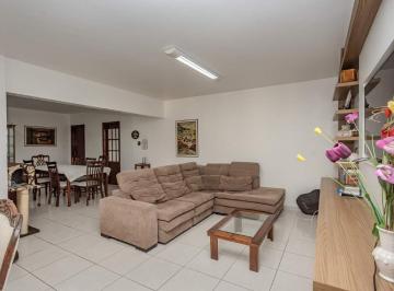 Apartamento · 226m² · 3 Quartos · 1 Vaga · Apartamento à venda no Centro em Balneário Camboriú.