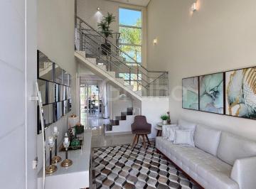 Casa · 185m² · 3 Quartos · 4 Vagas · Casa com 3 quartos (1 suíte) com 185m² no bairro Beira Rio, Biguaçu.