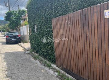 Casa · 90m² · 3 Quartos · Casa no Rio Tavares de três quartos.
