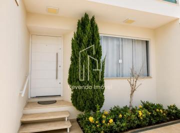 Casa · 120m² · 3 Quartos · 2 Vagas · Imóvel à Venda em São Paulo-SP: Casa de 3 Quartos no Jardim Teresa, com Suíte e 2 Vagas de Garagem!
