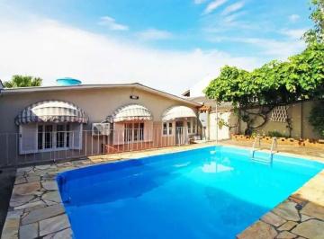 Casa · 182m² · 3 Quartos · 2 Vagas · Sobrado com suíte, piscina e espaço gourmet no Jardim Sabará