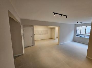 Apartamento de 3 quartos, Curitiba · Apartamento reformado à venda