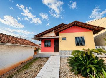 Casa · 160m² · 3 Quartos · 1 Vaga · Casa à Venda com Amplo Terreno no Bairro Itoupavazinha – Blumenau