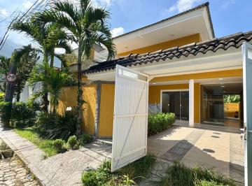 Casa de 3 quartos, Rio de Janeiro · Oportunidade, casa duplex com 260 m2, 3 suítes amplas, área gourmet, salão, lavabo, ampla cozinha.