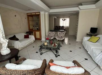 Casa de 4 quartos, Florianópolis · Casa com 195 m² e 4 quartos à venda no Centro