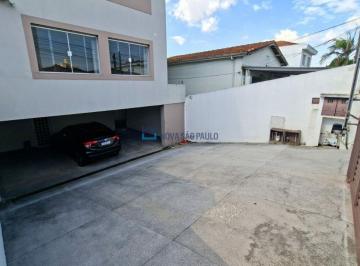 Casa · 300m² · 5 Quartos · 3 Vagas · Localizado próximo ao metro Jabaquara, 5 dormitórios, sendo 2 suites e vaga para 4 carros