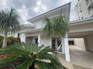 Casa · 240m² · 3 Quartos · 5 Vagas · Casa com 3 quartos mais Sala Comercial com entrada separada