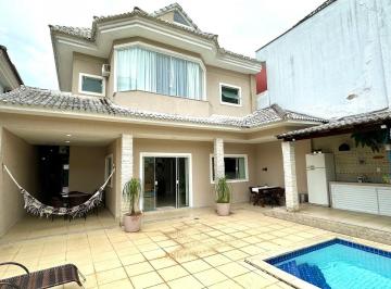 Casa de 5 quartos, Rio de Janeiro · Oportunidade, casa triplex super equipada com 232 m2 de área útil e com 5 quartos (4 suítes).