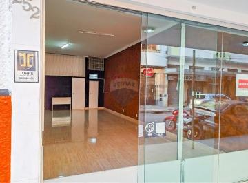 Comercial · 48m² · Aluguel de Loja Reformada com 48m2 no Centro de Juiz de Fora