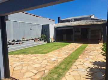 Casa de 3 quartos, Uberlândia · Vendo linda casa - Direto com o proprietário