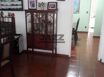 Casa · 245m² · 3 Quartos · Casa com 244,62 m² de área total, contando com 3 dormitórios e 2 banheiros, um ambiente perfeito par