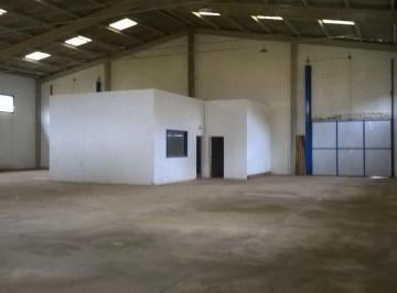 Comercial · 632m² · Galpão à venda em Cotia, Centro (Caucaia do Alto), com 632 m²