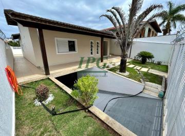Casa de 3 quartos, Guarapari · Casa de 3 Quartos com 3 Suítes, Quintal com vagas para 5 carros no São JUdas Tadeu, em Guarapari-ES