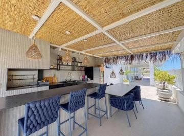 Apartamento · 355m² · 3 Quartos · 4 Vagas · 
                                Excelente cobertura Linear com 3 suítes à venda no Jardim Oceânico,