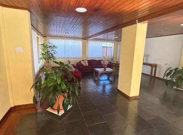 Apartamento de 3 quartos, Poços de Caldas · Apartamento Espaçoso e Bem Conservado em Região Privilegiada | 130 m²