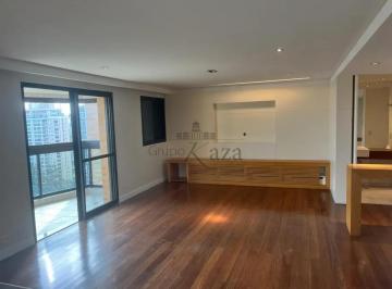 Apartamento · 192m² · 3 Quartos · 4 Vagas · Apartamento - Panamby - 3 Suítes - 192m².