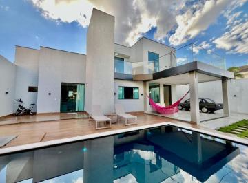 Casa de 3 quartos, Vicente Pires · Linda casa de 3 suítes, alto padrão, lote 800 m², Rua 12, condomínio.