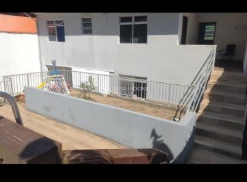 Casa · 300m² · 4 Quartos · Casa com piscina, salão de festas e amplo terreno nos fundos em São José