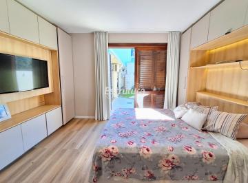 Casa · 216m² · 4 Quartos · 4 Vagas · Casa de 4 Dormitórios com piscina