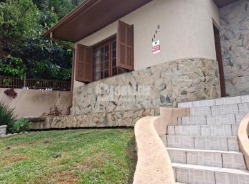 931116750.jpg · Casa residencial bem localizada, na divisa entre o Santa Quitéria e o Portão, cercado por uma infrae