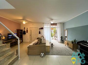 Casa · 125m² · 3 Quartos · 1 Vaga · Casa Sobrado com localização excelente!