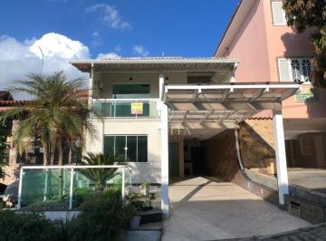 São Gonçalo - Fachada - Trinitá Imobiliária · Casa em condomínio no Centro de São Gonçalo com lazer
