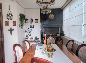Apartamento · 71m² · 2 Quartos · Apartamento 02 dormitórios no Menino Deus