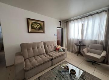 Casa · 250m² · 6 Quartos · 5 Vagas · Alugo casa em Itaúna com ótima localização!