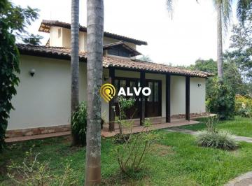 Casa · 331m² · 5 Quartos · 3 Vagas · Casa Colonial Exclusiva para Locação no Condomínio Estância das Amendoeiras – Lagoa Santa