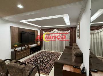 Casa · 131m² · 3 Quartos · 2 Vagas · Espaço e Conforto em Três Níveis: Casa de 250m² no Bairro Santa Clara