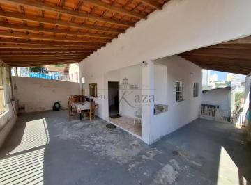 Casa · 295m² · 2 Quartos · 4 Vagas · Oportunidade para INVESTIDOR - Casa Padrão - Jardim Aeroporto - 1 casa com 2 edículas - 100m².