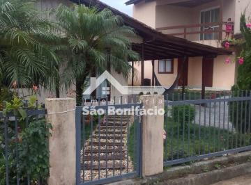 Casa · 360m² · 4 Quartos · 2 Vagas · Casa à venda no bairro Centro - São Bonifácio/SC