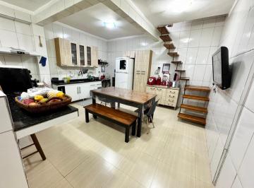 Casa · 111m² · 3 Quartos · 2 Vagas · Oportunidade na cidade de Praia Grande, próximo ao mar