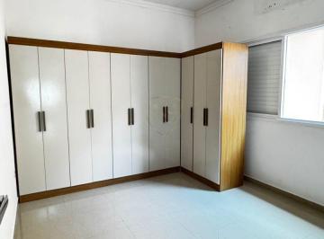 Casa · 2500m² · 3 Quartos · 4 Vagas · Oportunidade na cidade de Praia Grande, próximo ao mar