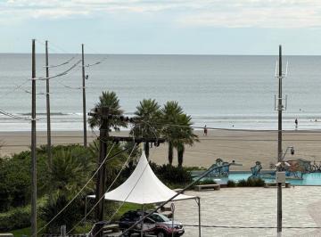 Apartamento · 34m² · 1 Quarto · 1 Vaga · Oportunidade na cidade de Praia Grande, próximo ao mar