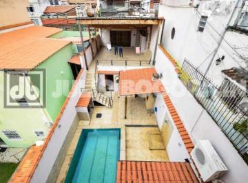 Casa · 279m² · 3 Quartos · 2 Vagas · Casa de rua tlipex - 3 quartos (1 suite) - Closet e banheira de hidro - piscina