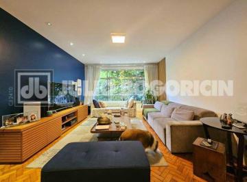 Apartamento · 149m² · 2 Quartos · 1 Vaga · Apartamento amplo, reformado, salão para dois ambientes, três quartos, vaga de g