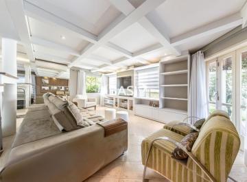 Casa · 330m² · 4 Quartos · 4 Vagas · CASA COM QUINTAL A VENDA (QUATRO SUITES E QUATRO VAGAS DE GARAGEM PROXIMO AO SHOPPING JOCKEY PLAZA)