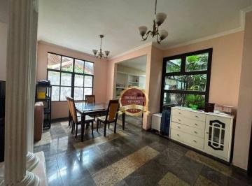 077795234332f357e9083ab0daddc8af984f6cf5 · Casa isolada no Canto do Forte perto da praia com 3 dormitórios sendo 3 suítes e piscina privativa c