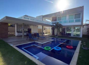 Casa de 5 quartos, Camaçari · Casa a venda em Guarajuba com 5 suites piscina área gourmet e mobiliada no Paraiso dos Lagos