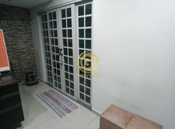 Foto 01 · Casa em condomínio à venda no Parque Santo Antônio, Jacareí-SP: 2 quartos, 1 sala, 2 banheiros, 2 va