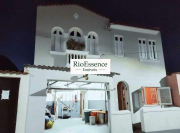 Casa · 138m² · 3 Quartos · 1 Vaga · Apartamento Duplex com Vista para o Cristo e Lazer Privativo em Laranjeiras