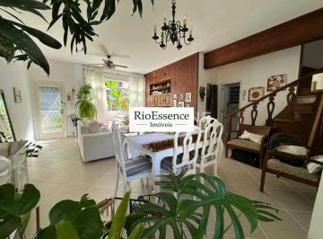 Casa · 157m² · 3 Quartos · 2 Vagas · Casa de Vila à venda, 3 quartos, 1 suíte, 2 vagas, Humaitá - Rio de Janeiro/RJ