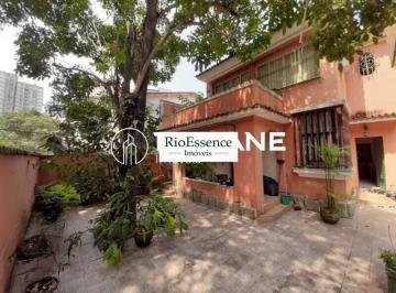 Casa · 292m² · 6 Quartos · 5 Vagas · - / Residencial / Laranjeiras